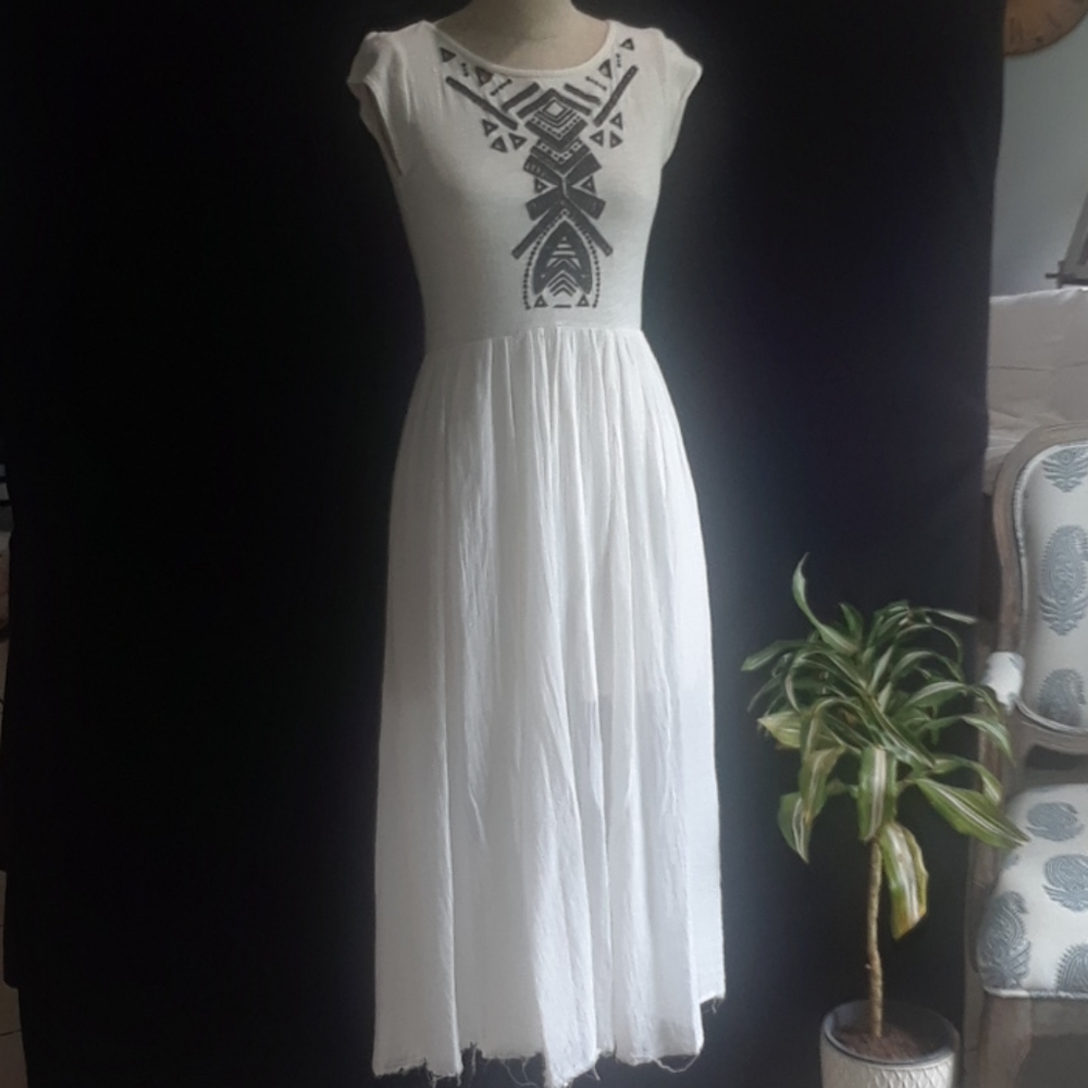 ANTHROPOLOGY Boho white dress 100% cotton.
